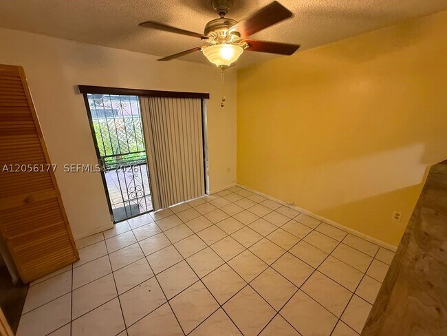 Photo - 2560 W 53rd St