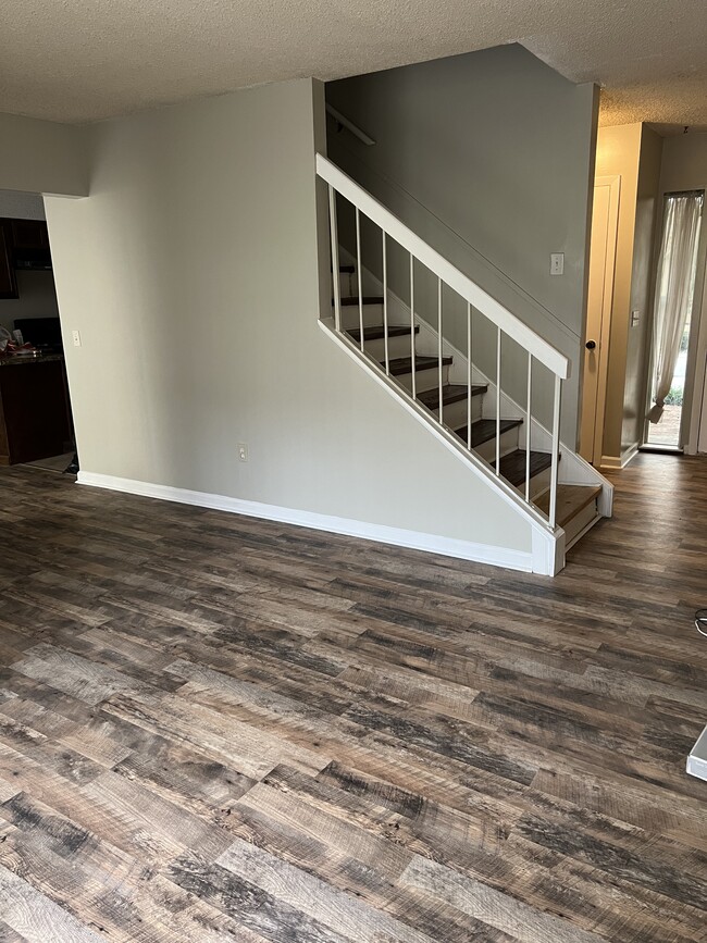 Building Photo - 537 Hickory Hill Dr Rental