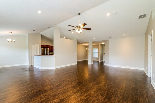 Photo - 1900 Southern Oak Loop