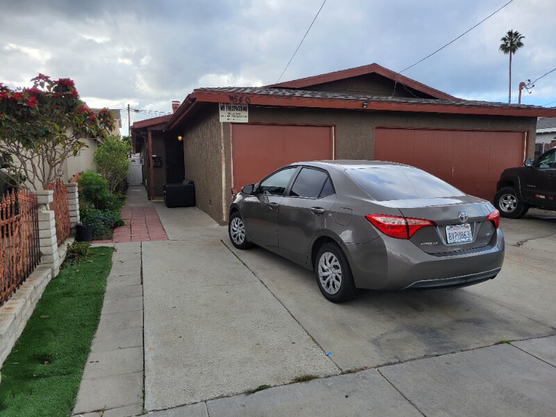 Photo - 4540 161st St Unit Rear Duplex