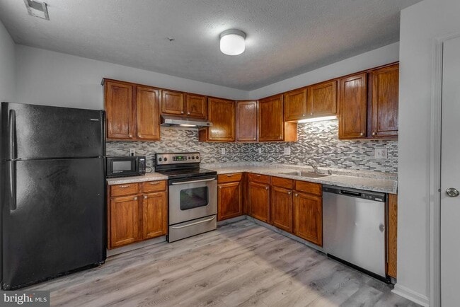 Building Photo - 46101 Lucca Way