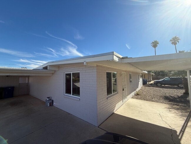 Building Photo - 901 S Eli Dr