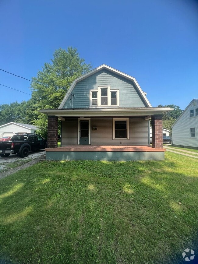 Building Photo - Large Remodeled 4 bed 2 Bath - Girard Pa Rental