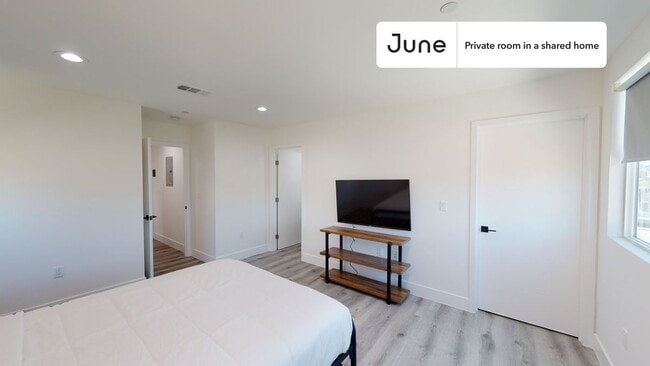 Photo - Room in Shared 4 bed/3 bath home Unidad C