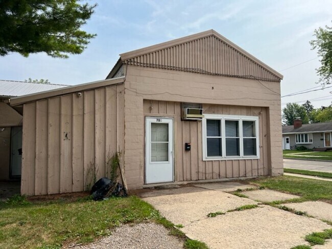 Photo - 700 W Division St Apartment Unit 700