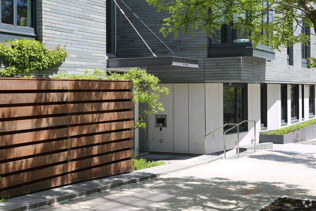 Photo - 345 Carroll St