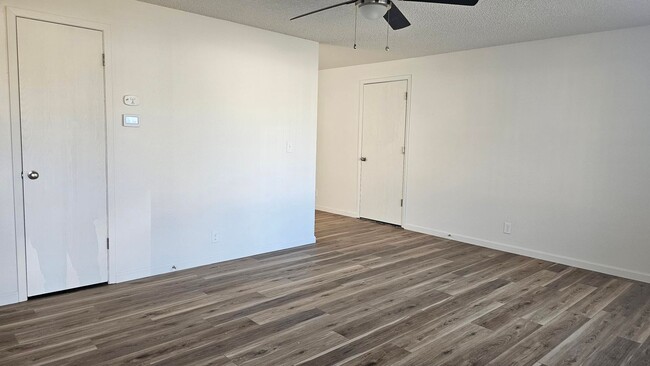 Photo - Roxbury Duplex Unit 11455