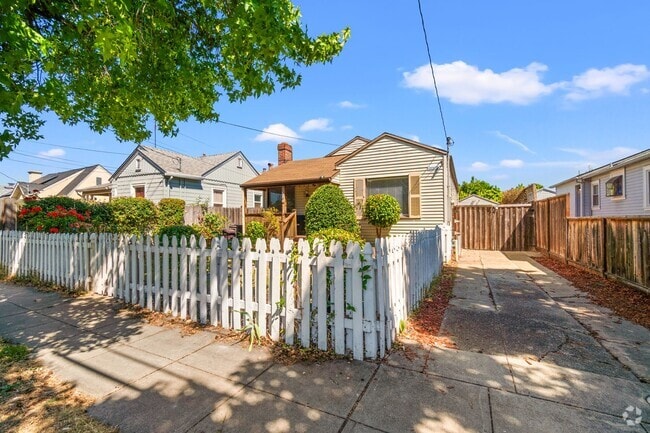 Building Photo - Charming Oakland Oasis with Detached Works... Rental