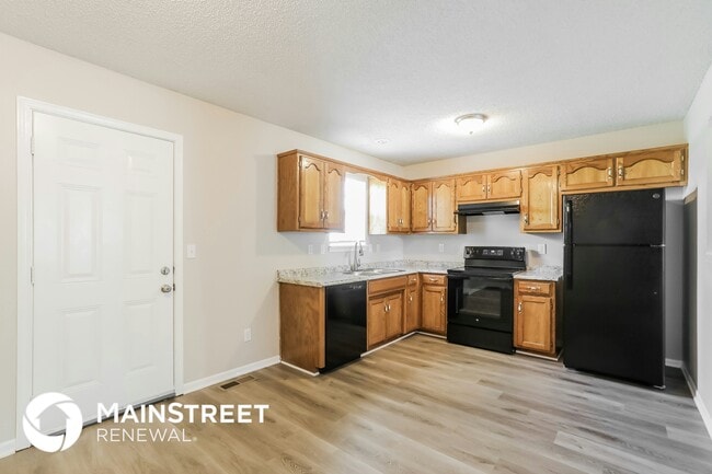 Photo - 1024 NE Queens Ct
