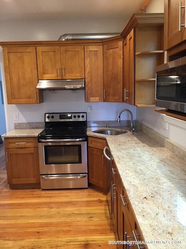 Photo - 16 Carpenter St Unit 2