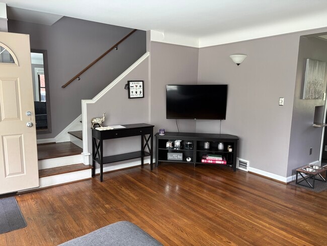 Photo - 2611 Oliver Rd