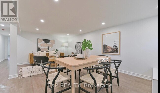 Photo - 421 Browndale Crescent