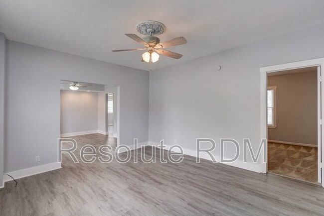 Photo - 743 Cottage Ave