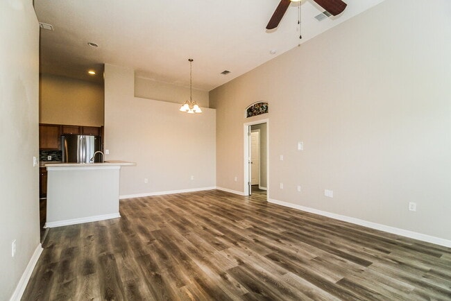 1925 Island Walk Dr