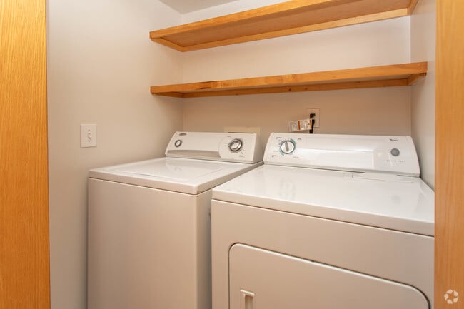 2BR, 2.5BA - 1,540 SF