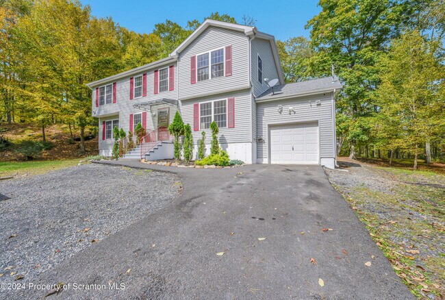 Photo - 315 Clubhouse Dr