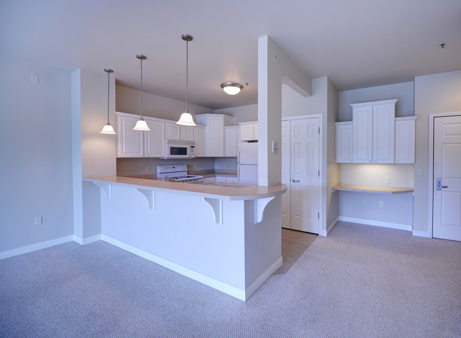 Unfurnished Kitchen - The Apartments at Corporate Cove