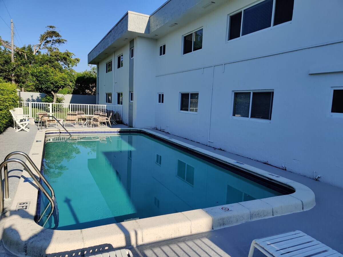 Photo - 650 Jeffery St