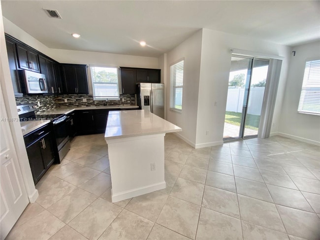 Photo - 7879 NW Greenbank Cir