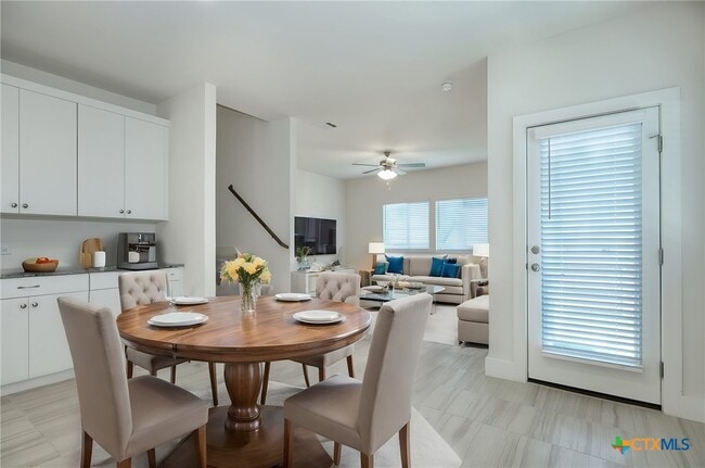 Photo - 303 Alamar Knot Way