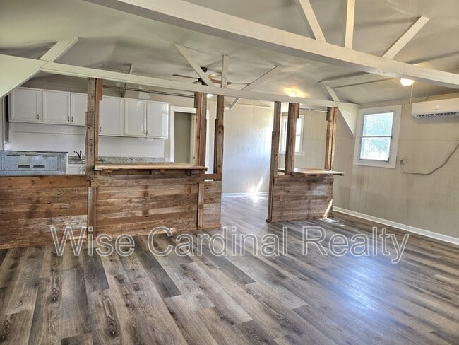 Photo - 1040 W Division St