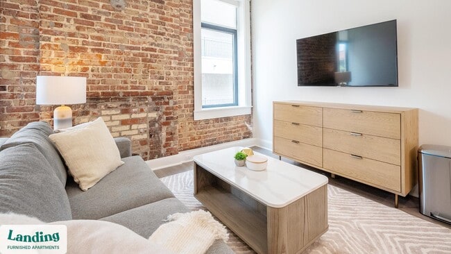 Photo - 425 20th St S Unit 215.579047