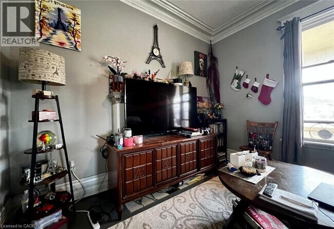 Photo - 631 Hamilton Rd Unité MAIN FL