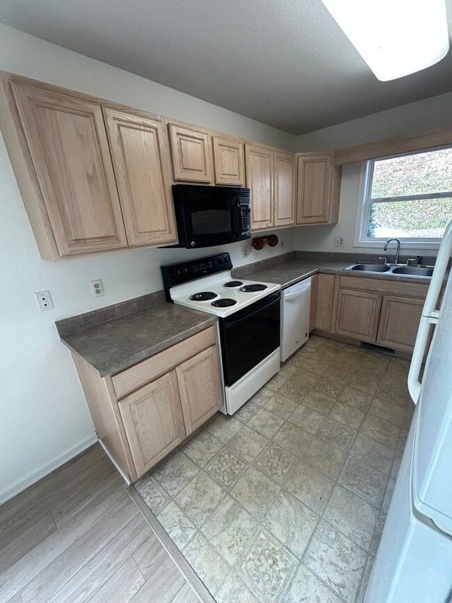 Photo - 140 Randolph St