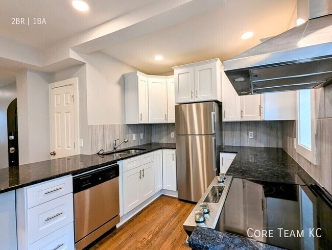 Photo - 920 Ward Pkwy Unit 3