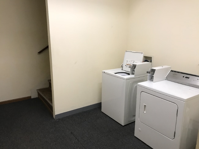 Photo - 351 Chicago Rd