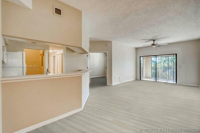 Building Photo - 3018 Alcazar Pl Unit 103