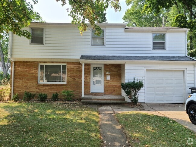 Building Photo - 563 Gunson St Rental