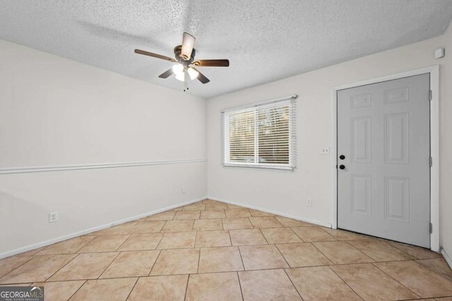 Photo - 579 Northridge Rd