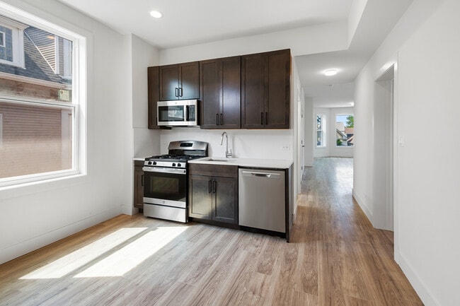 Photo - 1921 W Summerdale Ave Unit 2F