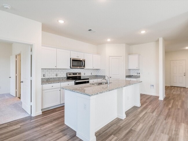 Photo - 1553 Shadow Hawk Dr