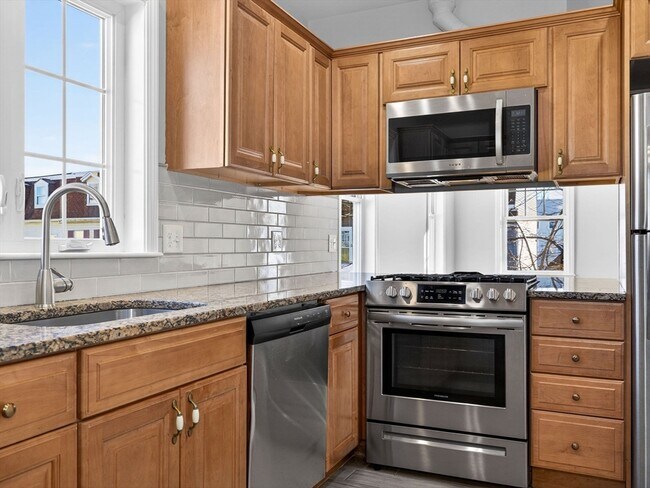 Photo - 238 Havre St Unit 2