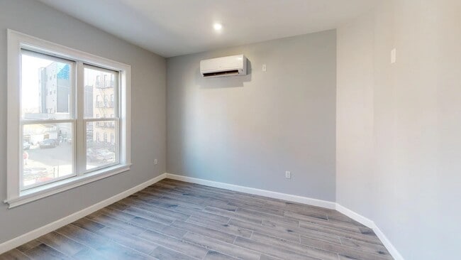 Photo - 680 Grand St Unit 410