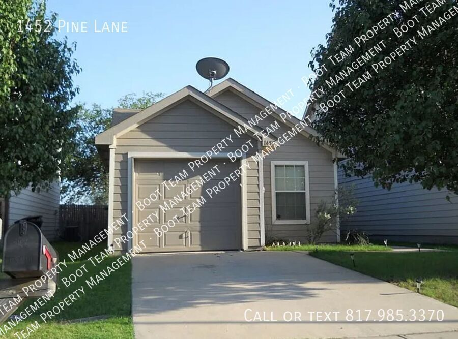 3 Bedroom, 2 Bath House in Fort Worth - 3 Bedroom, 2 Bath House in Fort Worth