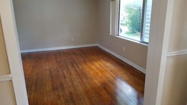 Photo - 3 Bed 1 Bath Home | Pet Friendly | Washer ...