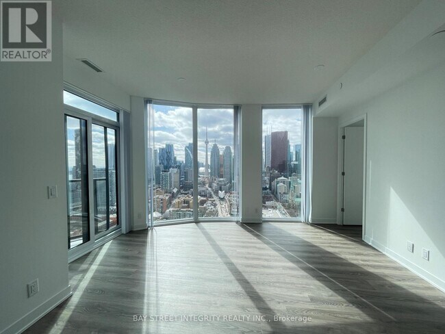 Photo - 180 Front St E Unit 4210