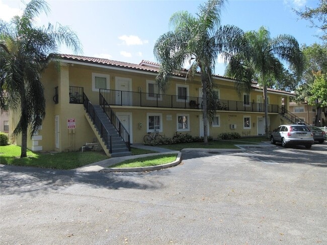 Building Photo - 11444 NW 42nd St Unit 11444
