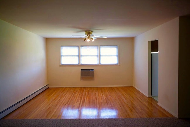 Photo - Hillside Terrace