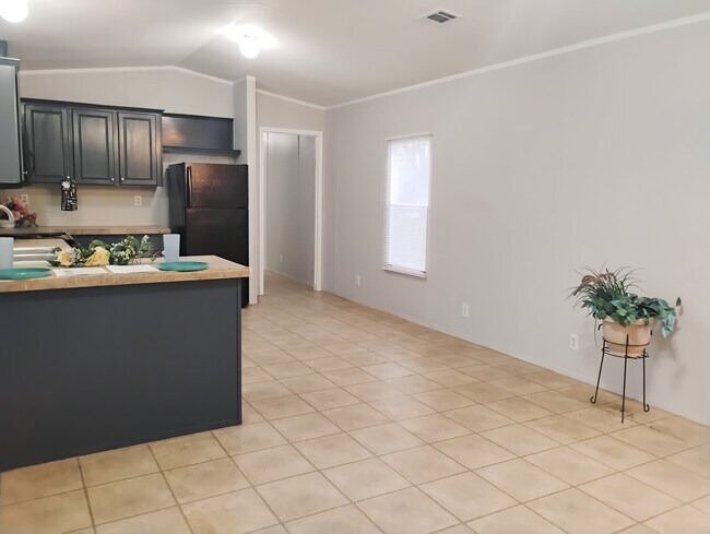 Photo - 110 N Michigan St