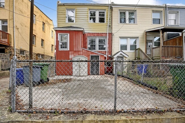 Photo - 3 bed 2 bath in Baltimore, MD
