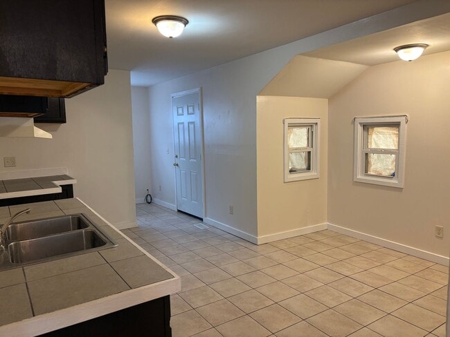Photo - 516 Navarre St