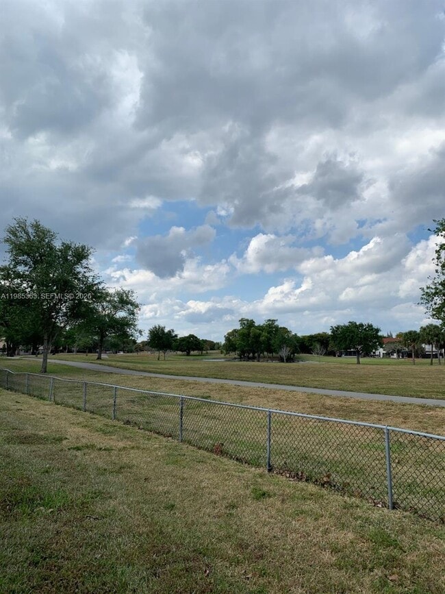 Photo - 425 W Park Dr Unit 9