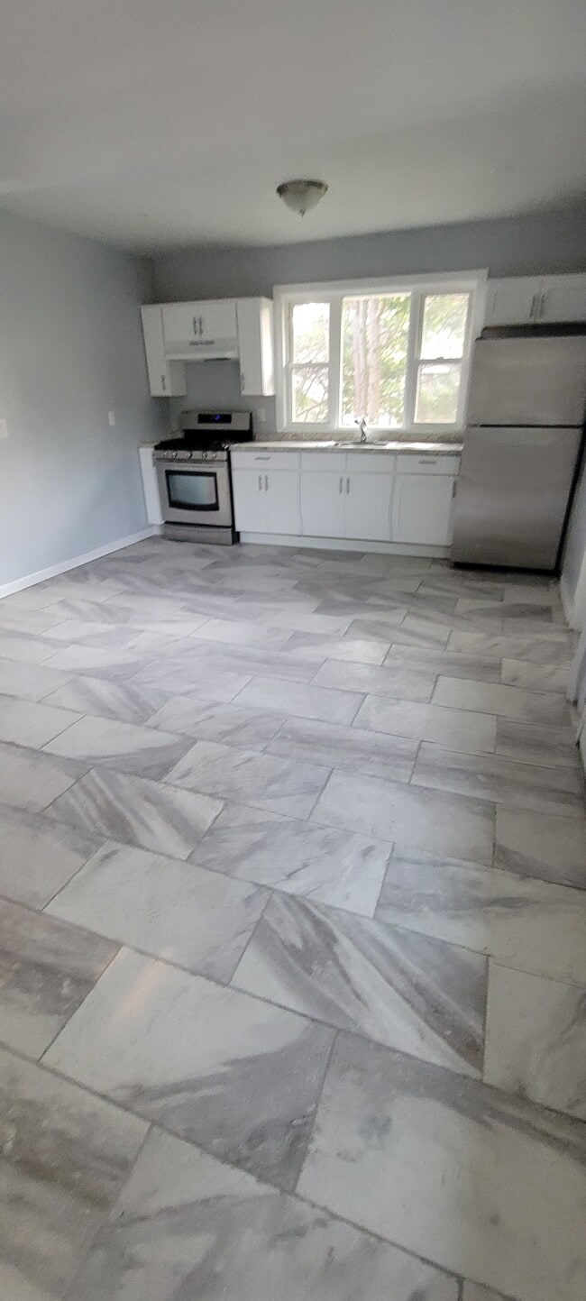 Kitchen - 118 Warrenton Ave Unit 2