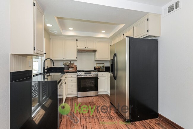 Photo - 3 BEDROOM ELEGANCE IN MISSION VIEJO'S PRESTIGIOUS CALIFORNIA COLONY