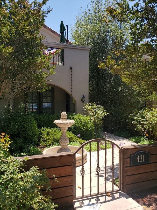 Building Photo - Elegant Coronado Village Home