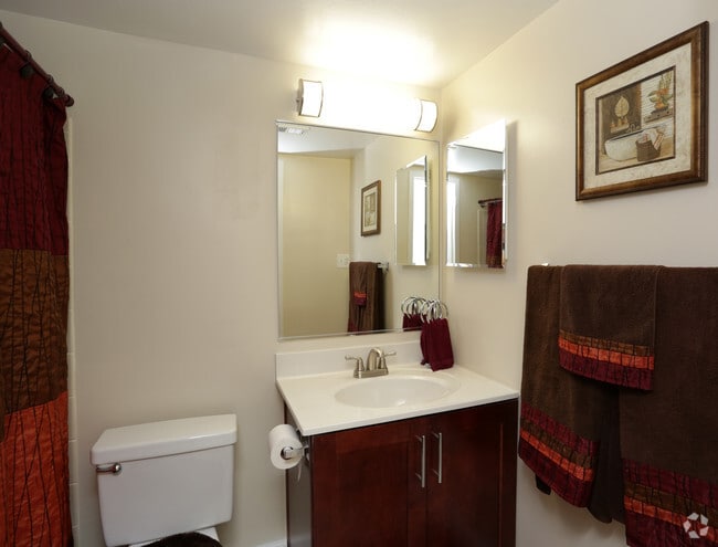 Oakton Park Apartments